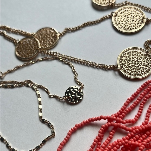 Gold finish Jewelry Set- necklace, bracelets, pendant - Picture 15 of 15